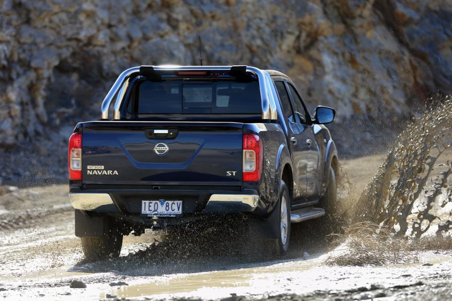  Nissan NP300 Navara Double Cab 2015 года  (AU) (фото 9 из 30)